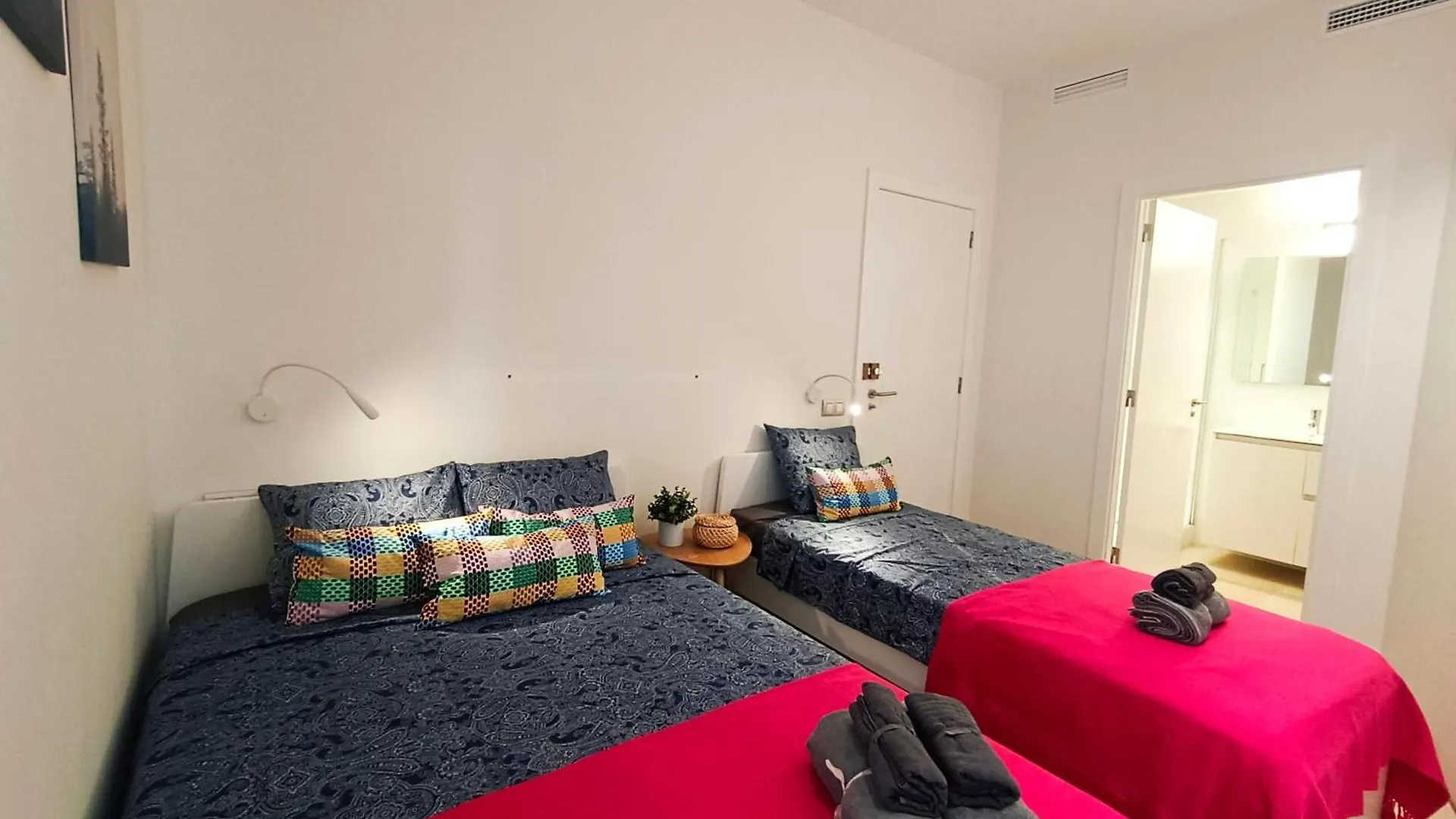 Private Rooms By Plaza Universidad Βαρκελώνη Hostel